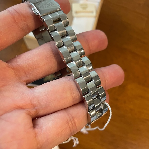 Authentic MCM watch - Picture 5 of 10